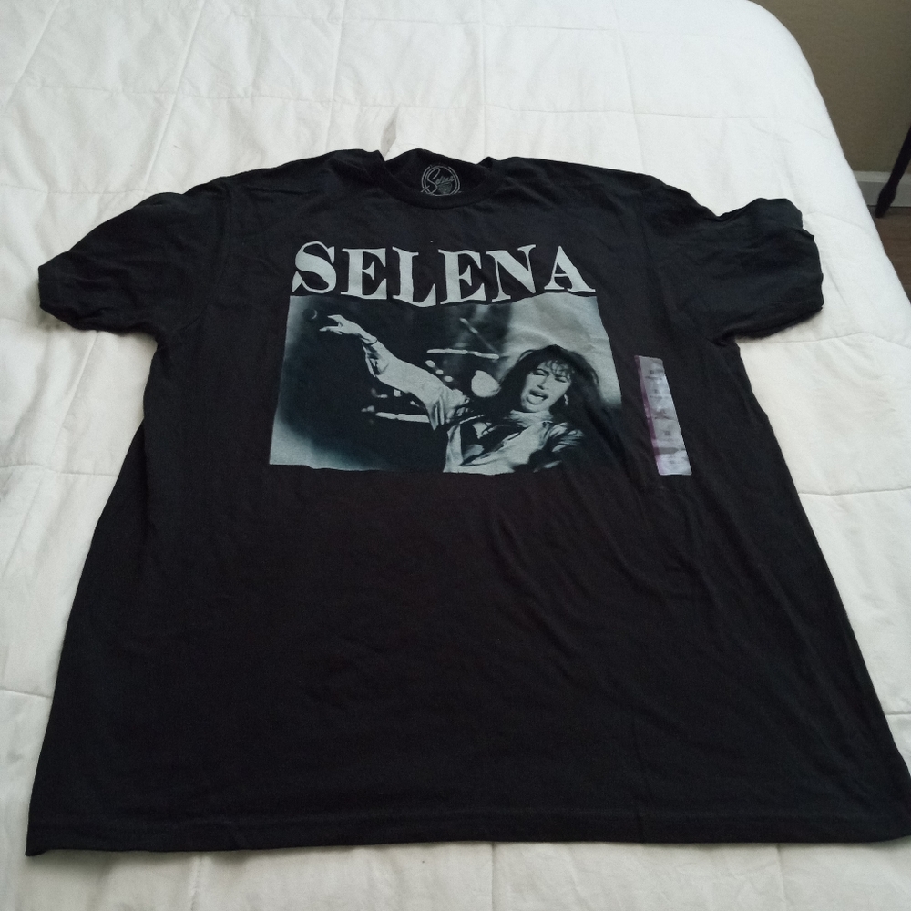 Women's XL Selena t new